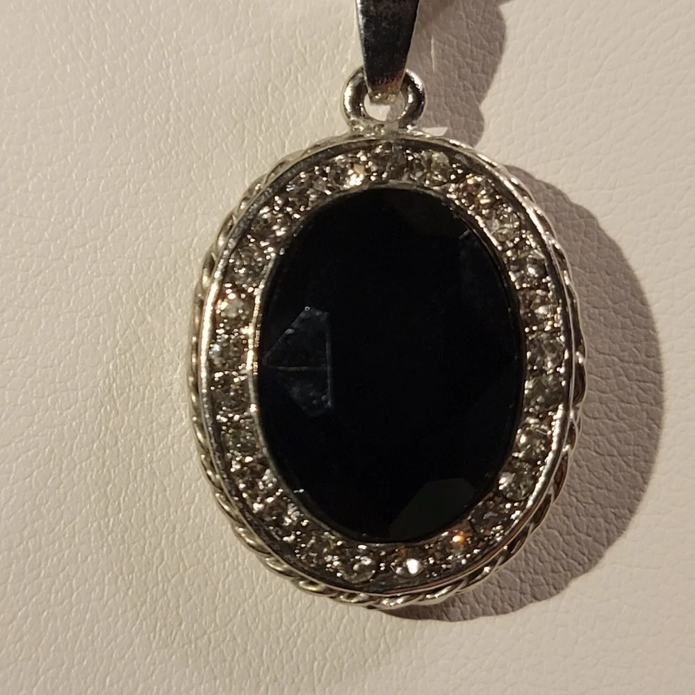Silvertone Black Glass Stone with CZs Pendant Necklace and Pierced Earri… - Picture 9 of 9